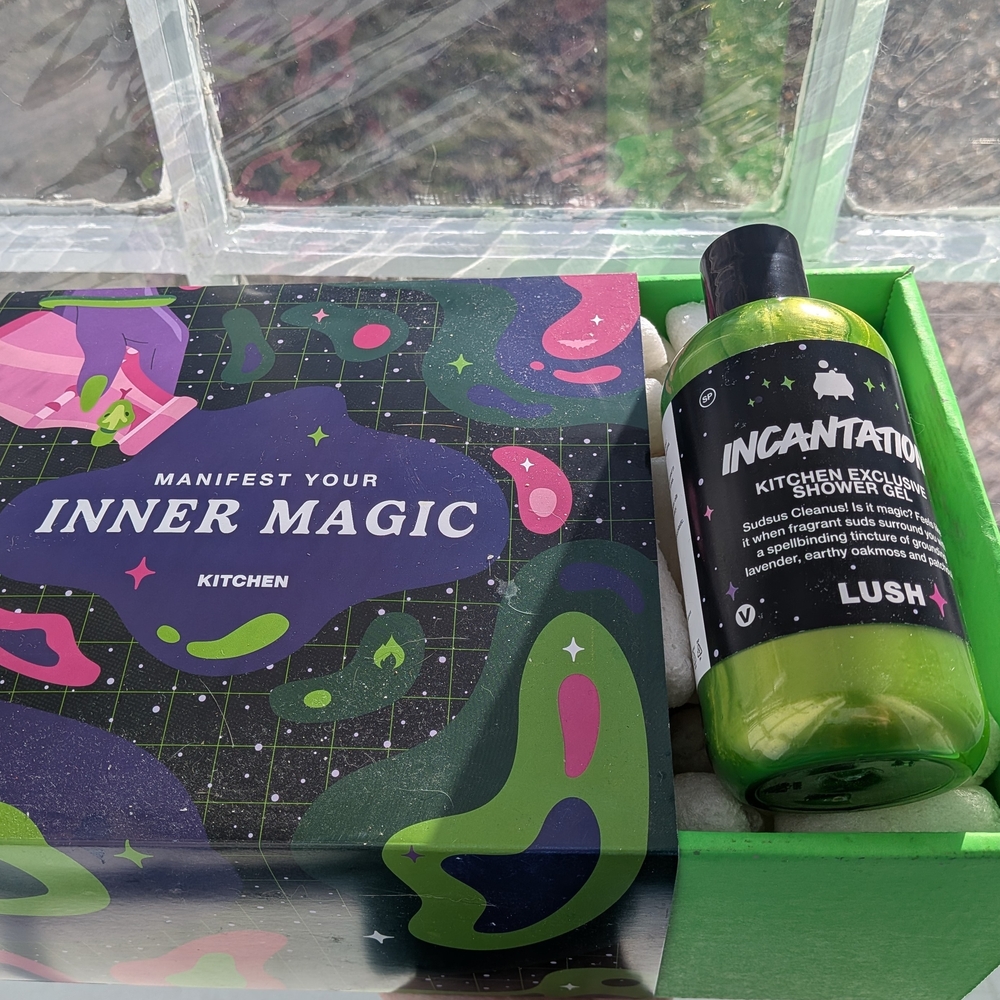 Lush Incantation Kitchen Exclusive Shower Gel - Vibrant Green